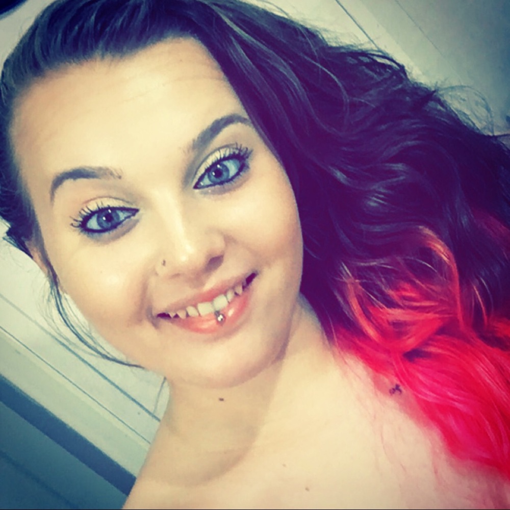 Meet your Posher, Chloe